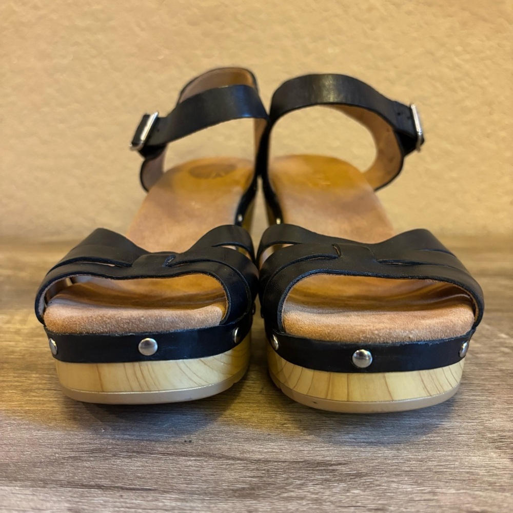 Clarks Ledella Trail Strappy Sandal Black Leather Upper - Picture 4 of 11